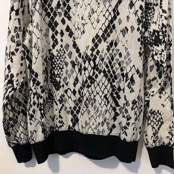 Trina Turk top Womens L Snakeskin Print office mature Pullover Top silk READ - Picture 7 of 7